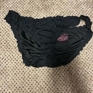 Victoria’s secret bottom black ruffled bathing suit. GUC. Size L